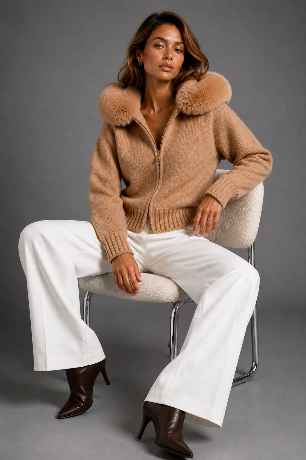 Cardigan en maille à capuche et col en fourrure pour femme